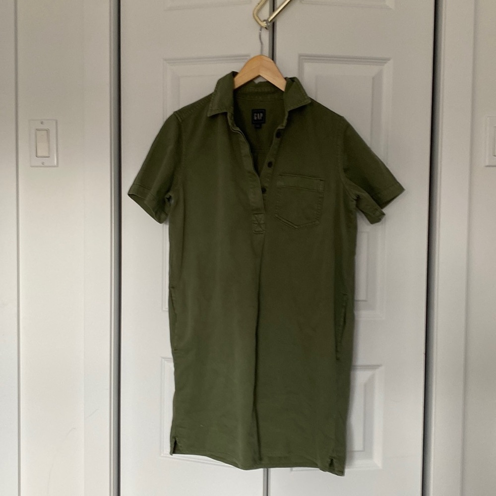 Adorable GAP midi dress
